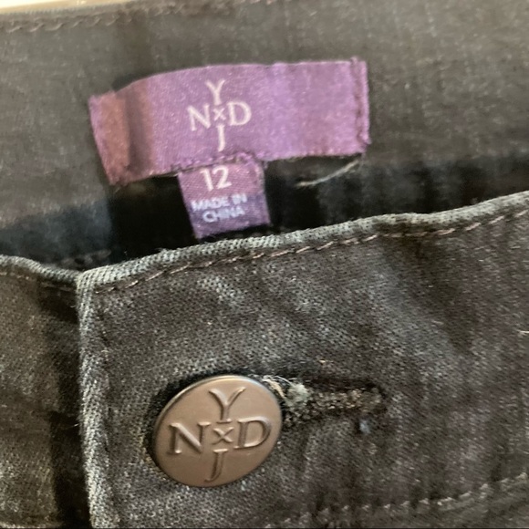 NYDJ Sz 12 Straight Leg  Rhinestone On Back Pockets In Black Jeans - Picture 2 of 7